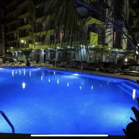 First Sea Appartement *