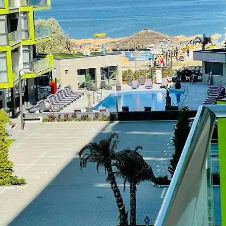 First Sea Apartament *